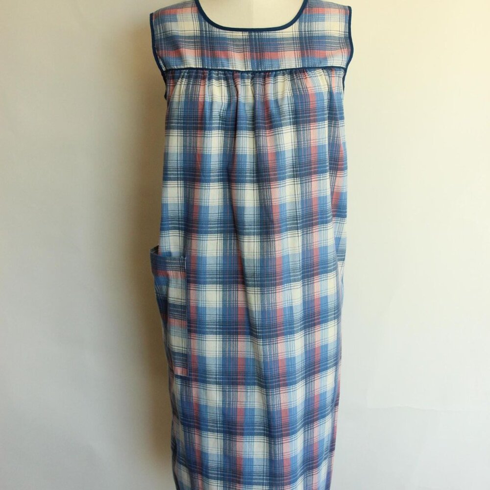 Vintage 1970s Shift Dress with Pocket, Volup Blue Tartan Plaid Pinafore Type - Picture 2 of 10